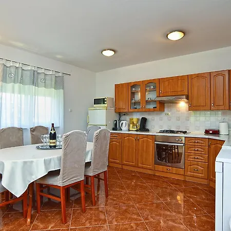 بيت للعطل House Davorka 2336 *